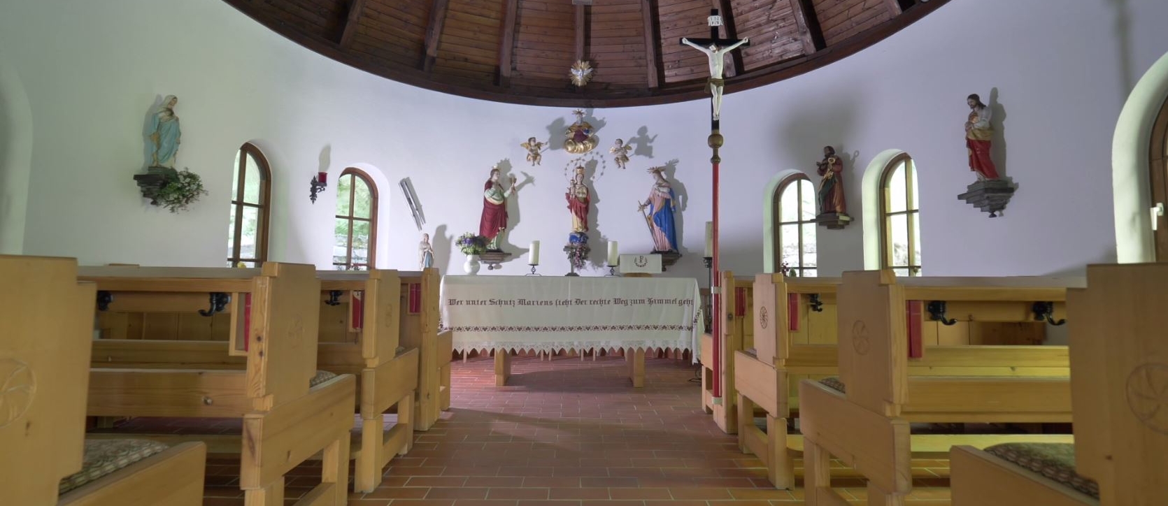 Grubbründl Kapelle Altarbereich